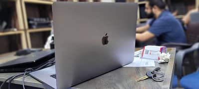 Macbook pro 2017 15 inch