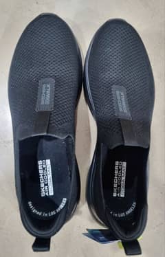 skechers shoes/ skechers shoes for sale / slipper