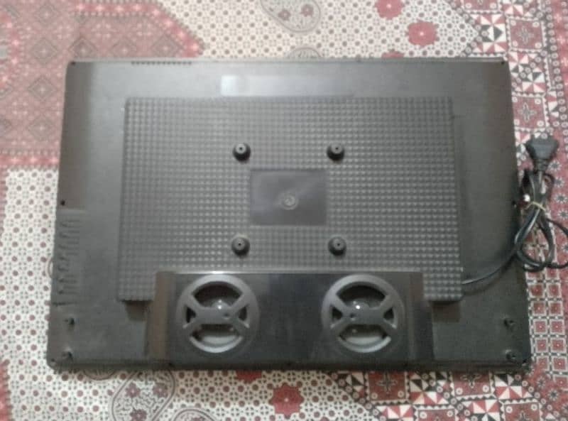 L. e. d. 24 inch   For sale in Karachi 03141252173 2