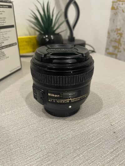 Nikon 1.8g 50mm lens