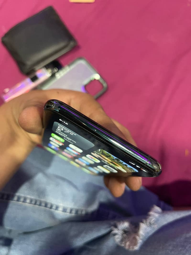 Apple iPhone 11 Pro Max 1