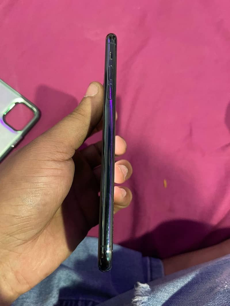 Apple iPhone 11 Pro Max 5