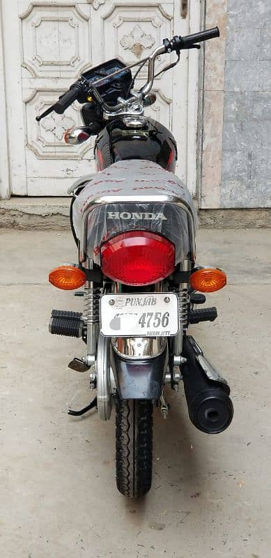 Honda CG 125 2024 Black beauty Lush condition  (0/3/2/1/8/5/2/0/0/5/6) 3