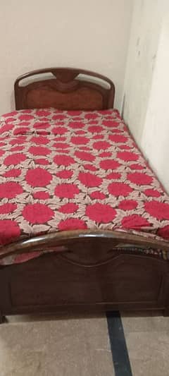 1 single bed with mattress