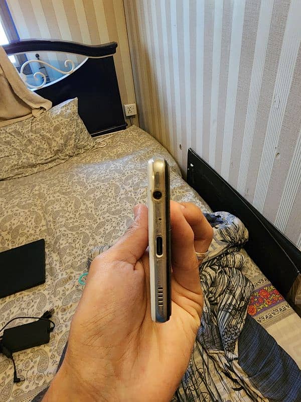 samsung A52s mint condition no fault with box 5