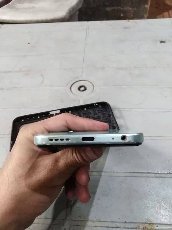 Infinix hot 50i 6+6gb 128gb 4