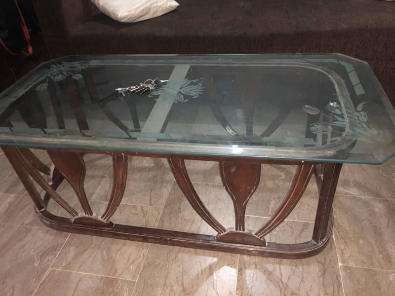 2 Center Tables 2 Corner Tables 2