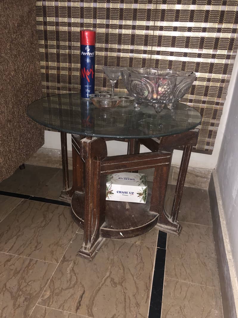 2 Center Tables 2 Corner Tables 3