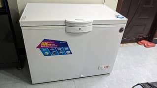 DAWLANCE Freezer 10/10 slightly used. Brand New scrathless