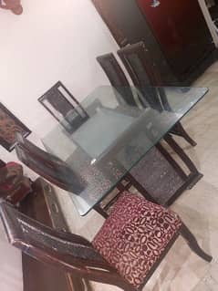 Dining Table. with 6 chairs like new