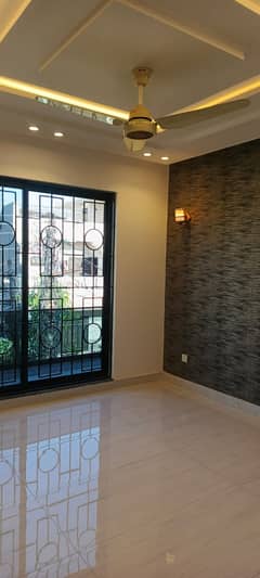 10 Marla Brand New House For Rent