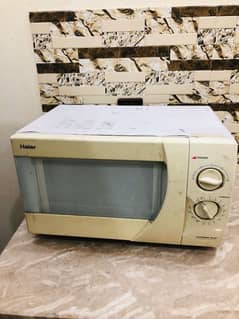 Haire microwave oven