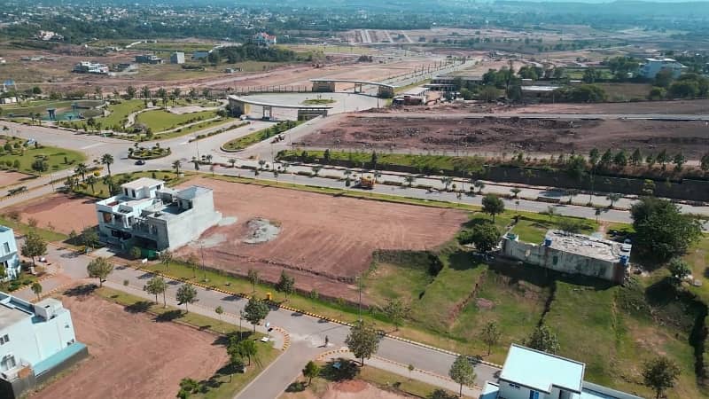 Corner 5 Marla Residential Plot Is Available In Affordable Price In Park View - Block F 3