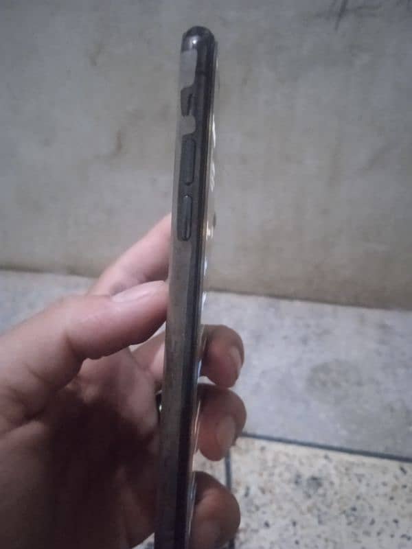 i phone x 10/10 condition non pta with box charger original 1