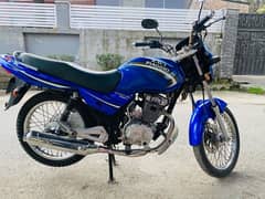 ravi piaggio 125cc almost new bike very less used urgent sale