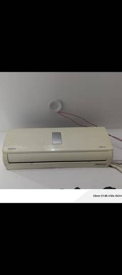 1 ton Orient A/C wirking 100% condition 4 seasons used