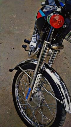 Honda 125 cg motorcycle Black color  0322,,,, 6080731