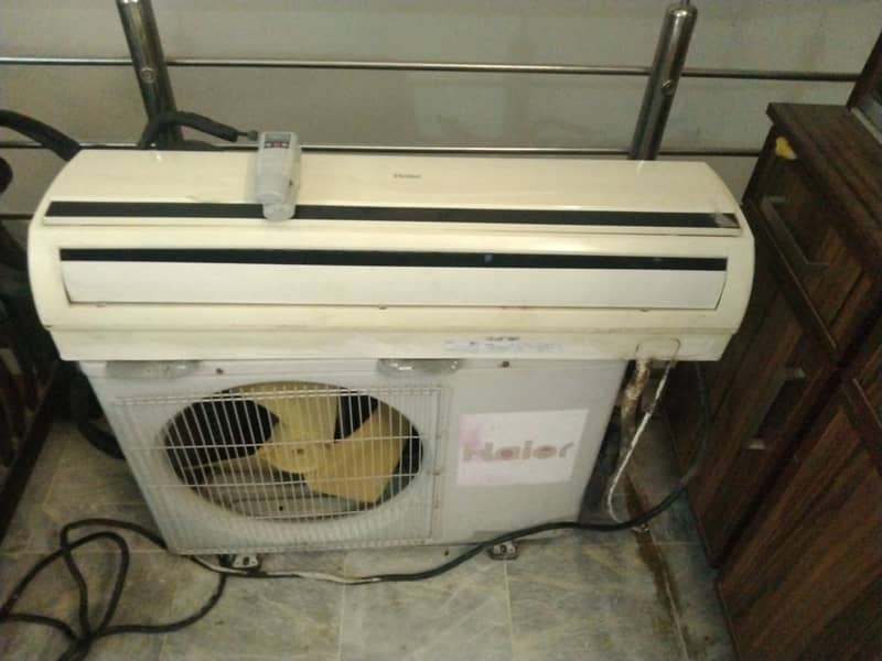 Hier AC 1.5 Ton very good 0