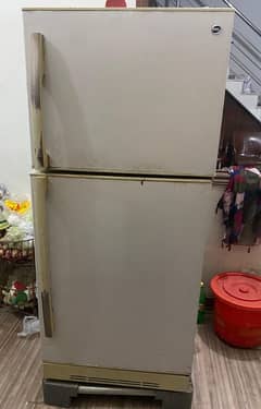 PEL, fridge, cooling bilkul thk kerta ha, size b bara ha,