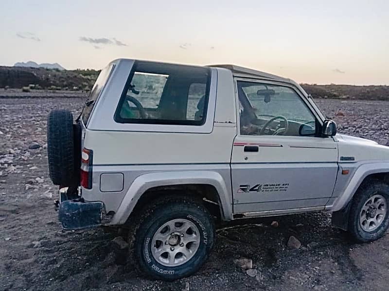 Daihatsu Jeep return file 2000cc 3c engine 0
