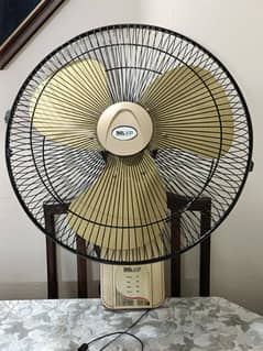 Belvin Cooper Bracket Fan 18 Inch | 10/10 Condition