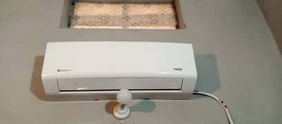 dawlance ac 1 ton DC invertor new condition