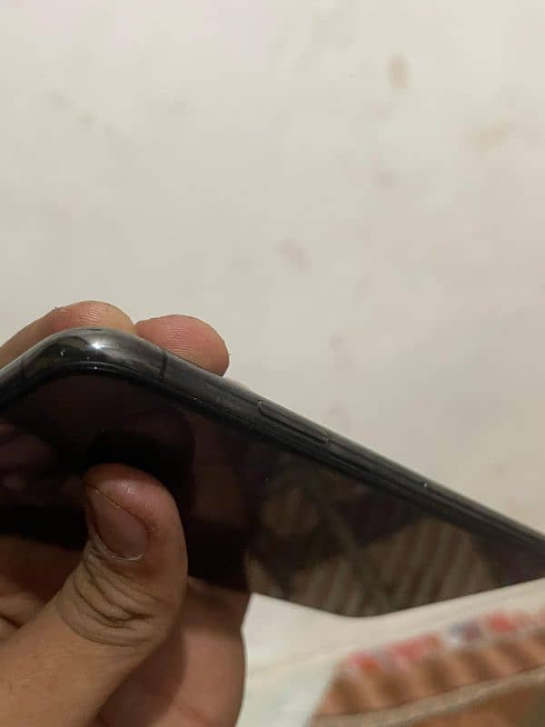 Iphone xs 10/10 condition only cash 6