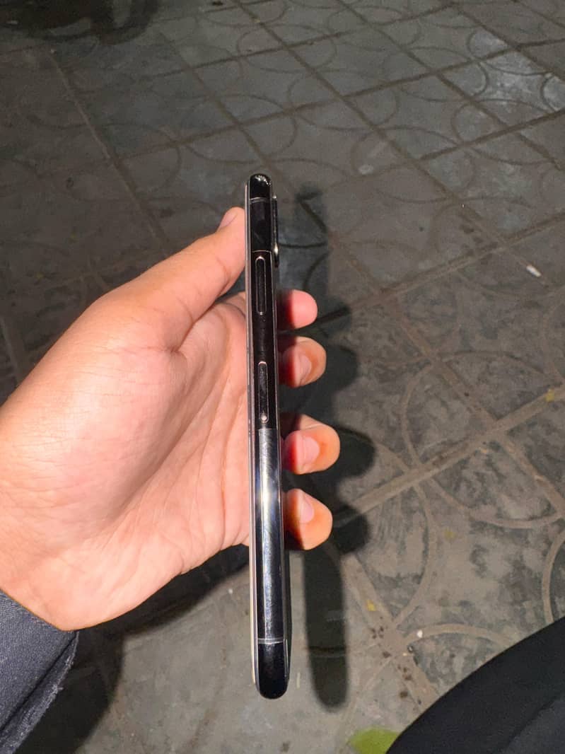 IPhone x 256 factory unlock with box 4 month sim working 4