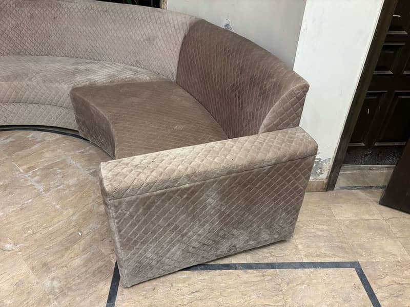 Round sofa set with table 1