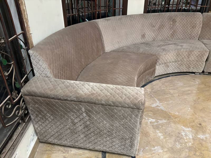 Round sofa set with table 2