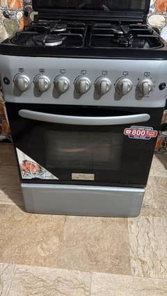 Kenwood 4 Burner Gas oven with Built in Grill—Excellent Condition