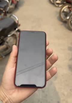 iPhone 11 FACTORY UNLOCK ESIM NON ACTIVE 64GB CONDTION 10/ 9
