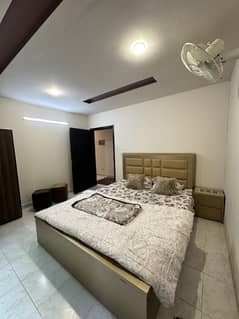 Daily bacises 1 bed rom short time coupel Allow Safe & scour 100%