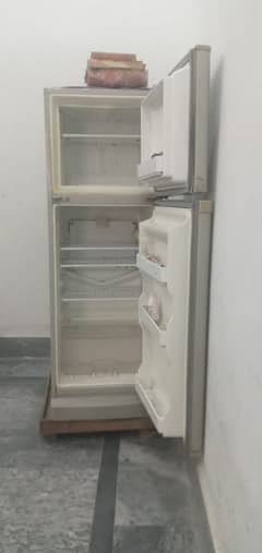 Dawlance Refrigerator Model 9144