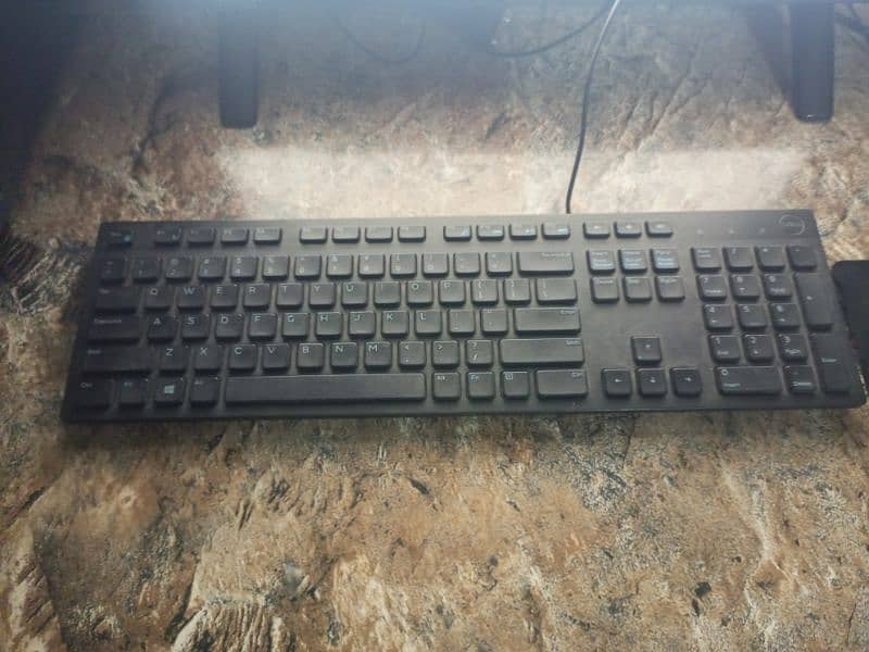 (Full Setup) Xeon E3 V3 (Equal i7 4th gen) with Screen 24 inch 4