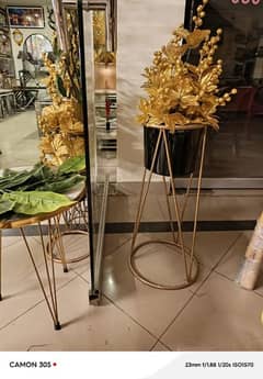 wall decorations and hanging items