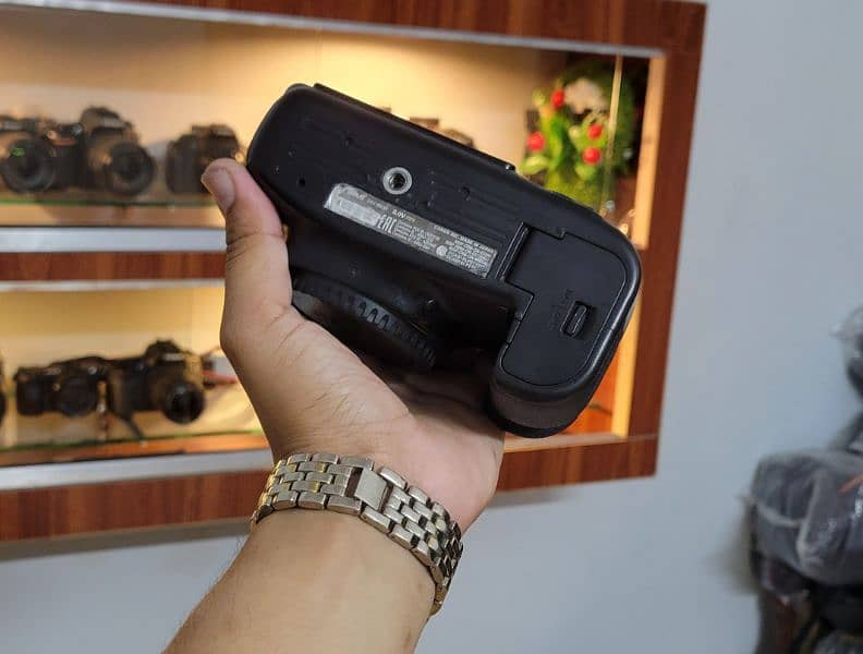 Canon 6d mark ii (Full-Frame Professional Body) 5