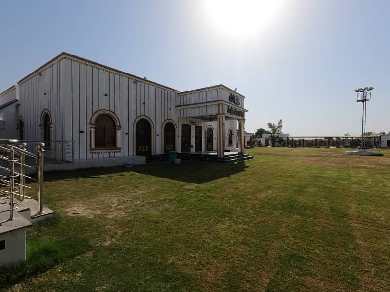 Farmhouses Lands 1000 SQ YARD JUST 12 LAC A golden opportunity for you A prime location 11