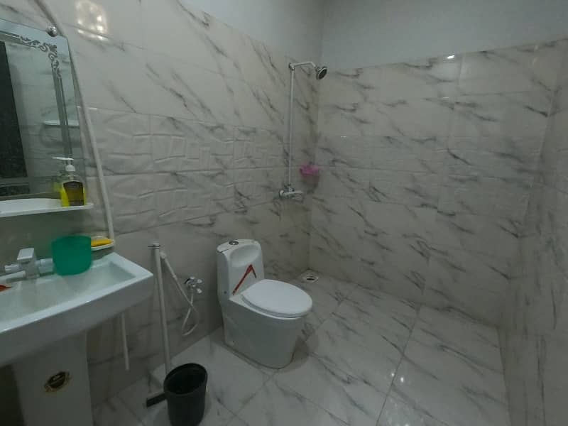 Farmhouses Lands 1000 SQ YARD JUST 12 LAC A golden opportunity for you A prime location 31