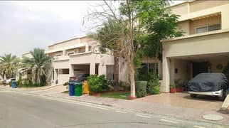 3 Bed DD Lounge 200 Square Yard Villa FOR SALE All Amenities Nearby Including Parks, Mosques And Gallery