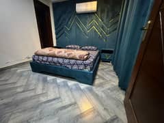 Luxury Furnished Appartments in Bahria Town Lahore Short Time Stay For Rent 0321-1046192