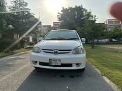 Toyota Platz 2004