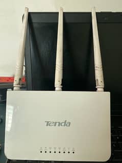 Tenda router 3 antina best condition