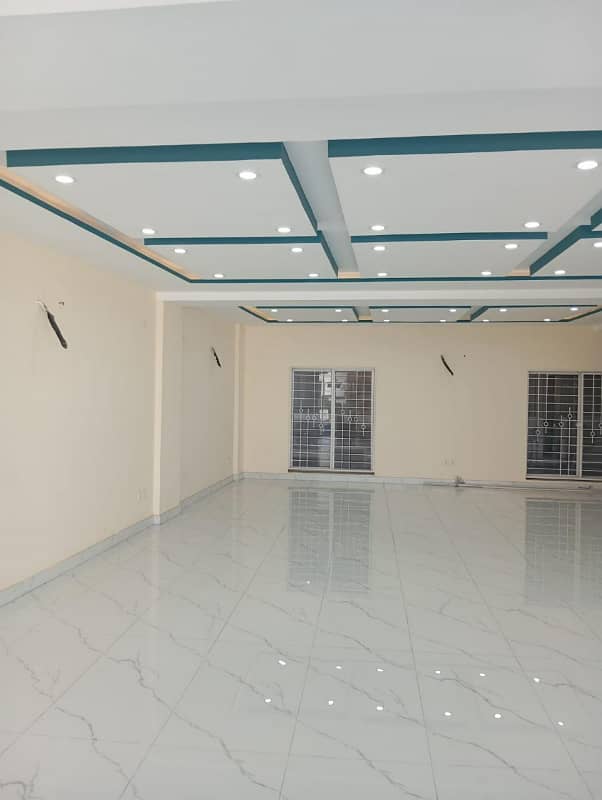 Ideal Option For Brand 5 Marla Building 1st Floor Main Boulevard Available For Rent In Sector C Bahria Town Lahore 2