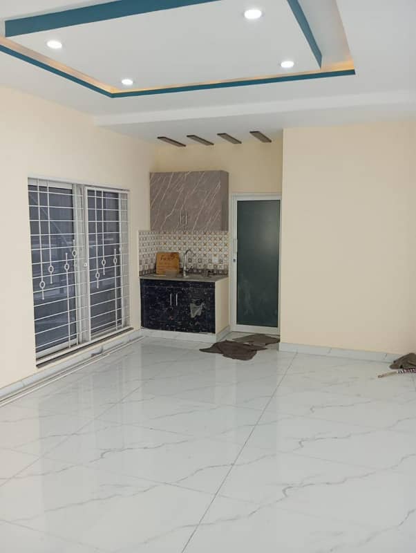 Ideal Option For Brand 5 Marla Building 1st Floor Main Boulevard Available For Rent In Sector C Bahria Town Lahore 6