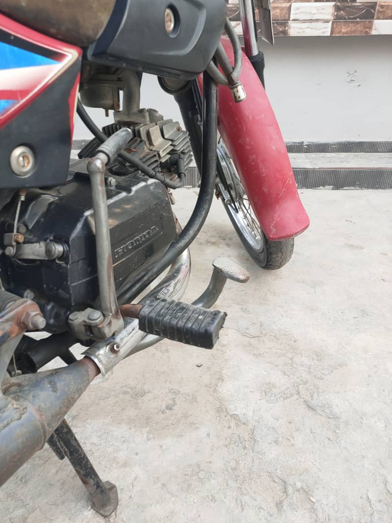 Urgent sale Honda 100 Pridor 2017 model red color 2