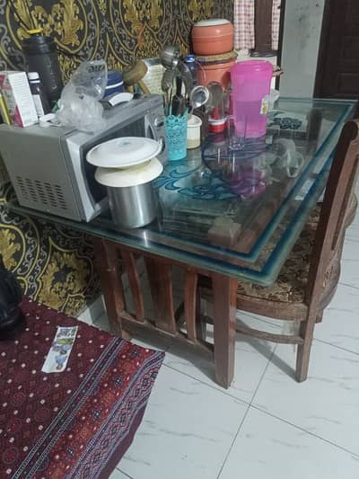 Dining table with 6 Chairs genuine wood