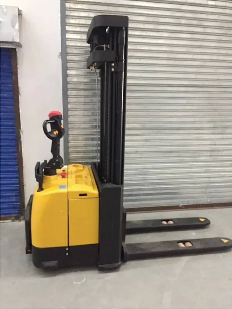 trolley,stacker,drum lifter,pallet lifter,pallet mover,pallets 11