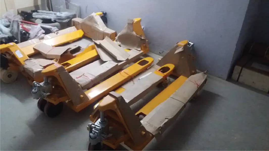 trolley,stacker,drum lifter,pallet lifter,pallet mover,pallets 14