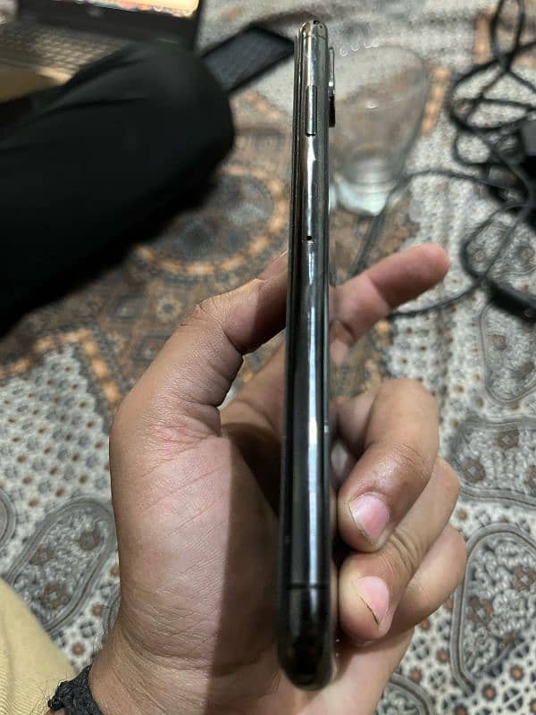 IPHONE XS MAX FACTORY UNLOCK 4